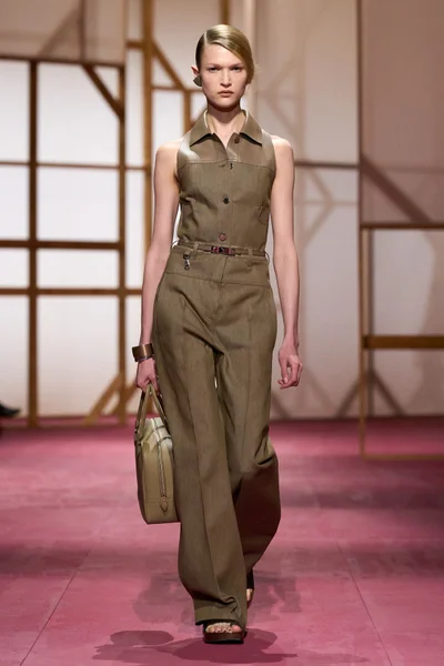 Look 15